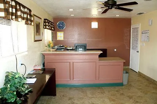 6-mesa, Az Hotel 2*