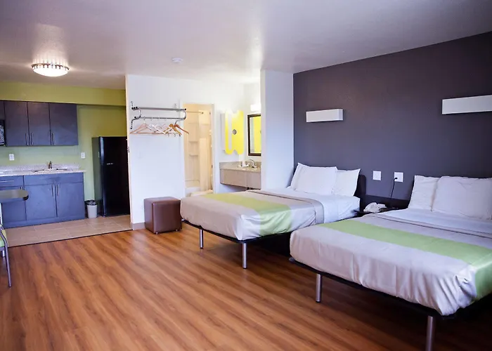6-mesa, Az Hotel